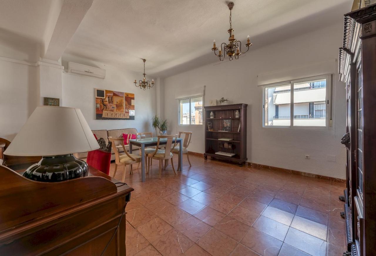 Wide And Traditional- 2Bd 1Bth- Gavidia Sevilla Eksteriør billede